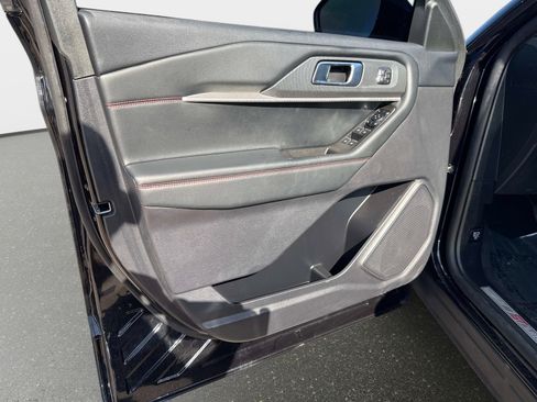 Used 2025 Ford Explorer ST-Line w/ Premium Package image 20