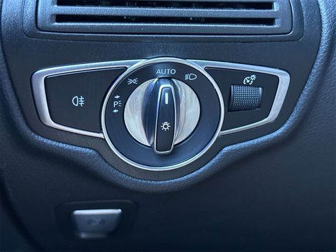 Certified 2022 Mercedes-Benz GLC 300 image 31