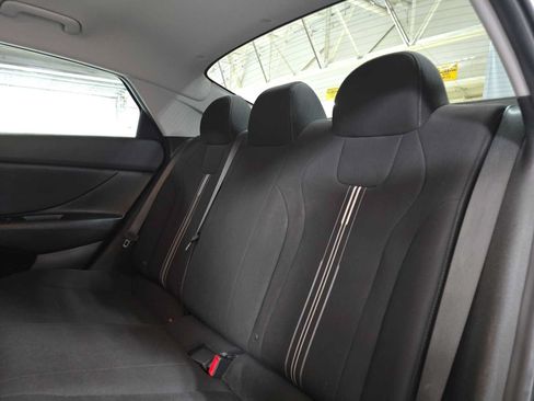 Used 2023 Hyundai Elantra SEL FWD image 17
