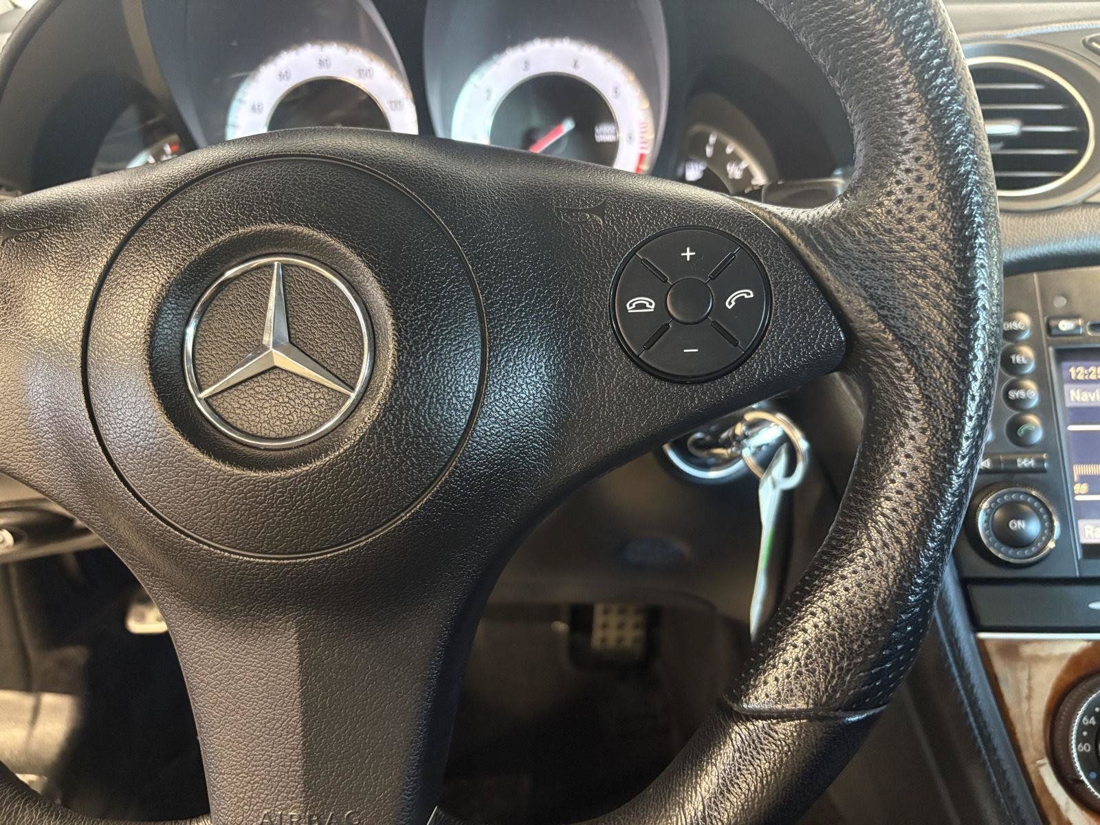 Used 2009 Mercedes-Benz SL 550 image 18