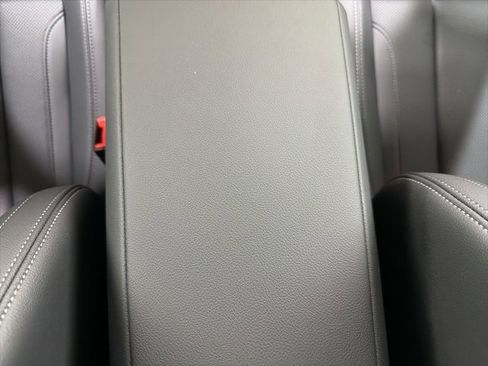 Used 2025 BMW 330i xDrive Sedan w/ Convenience Package image 41