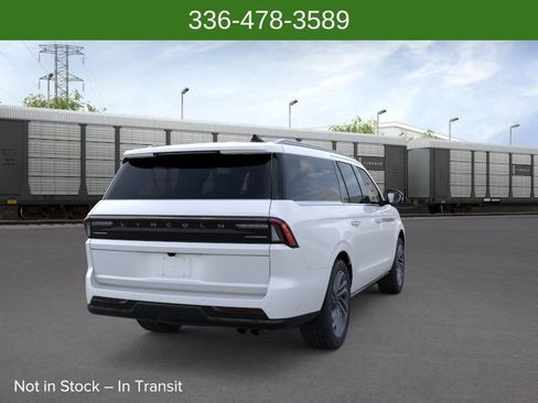 New 2026 Lincoln Navigator L Reserve AWD/4WD image 8