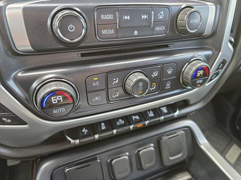 Used 2016 GMC Sierra 2500 SLT w/ Duramax Plus Package AWD/4WD image 37