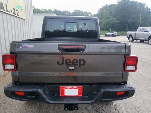 New 2025 Jeep Gladiator Sport image 4