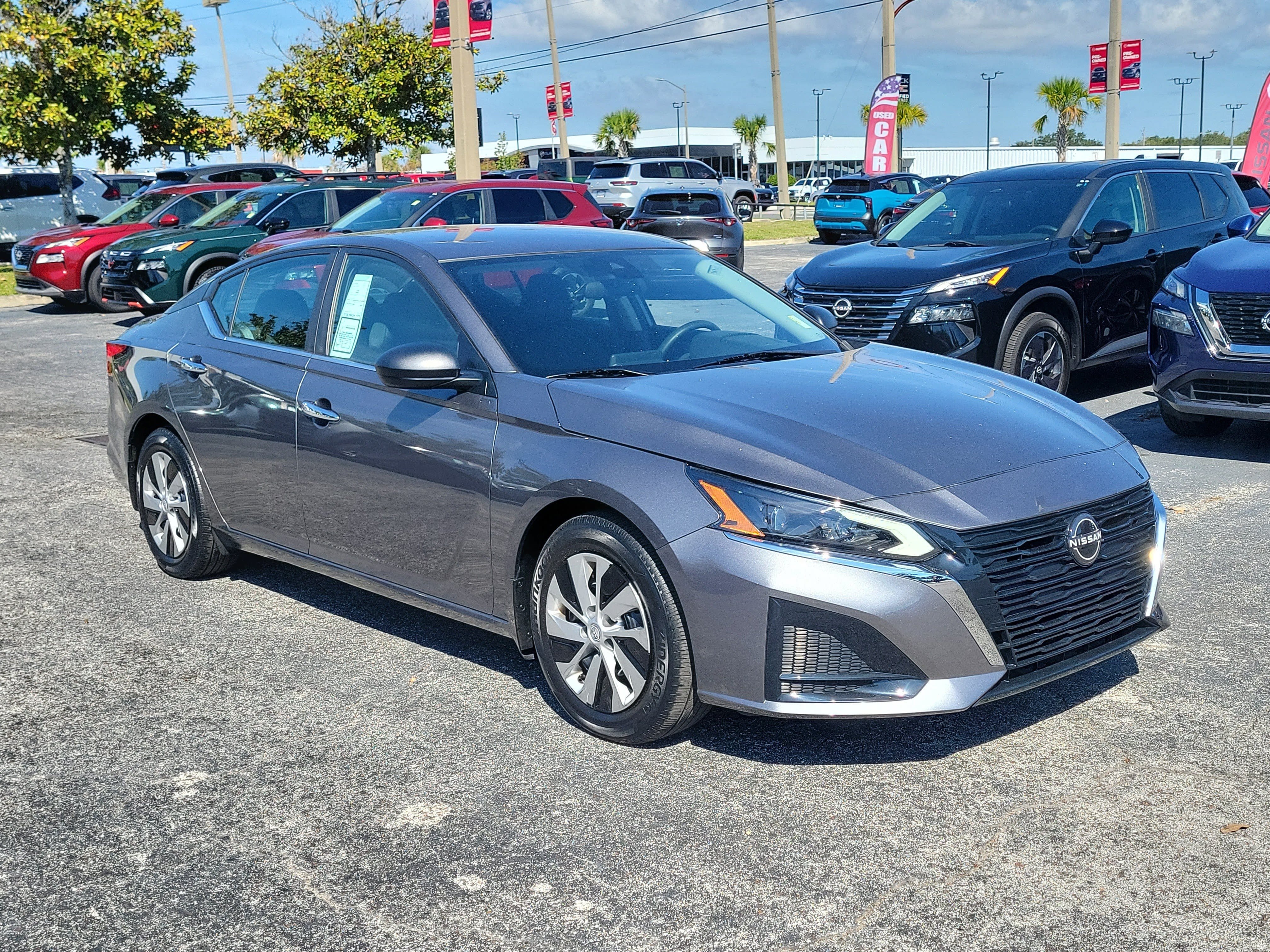 Certified 2024 Nissan Altima 2.5 S FWD image 3