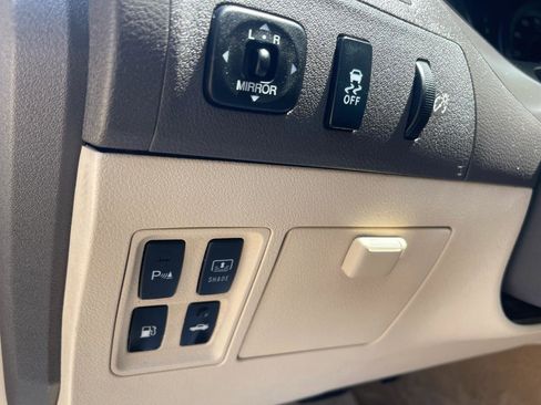 Used 2011 Lexus ES 350 FWD image 11