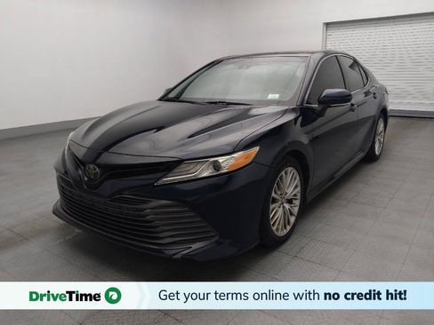 Used 2018 Toyota Camry XLE FWD image 1