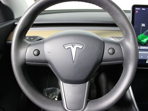 Used 2020 Tesla Model Y Long Range image 13