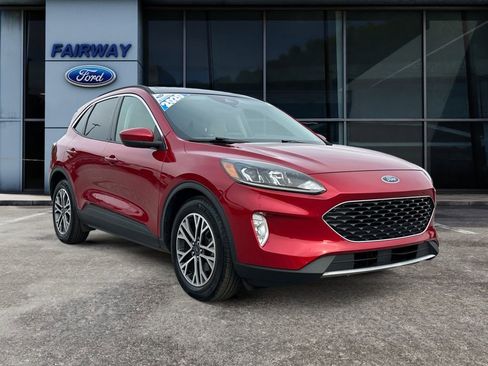 Used 2020 Ford Escape SEL image 3