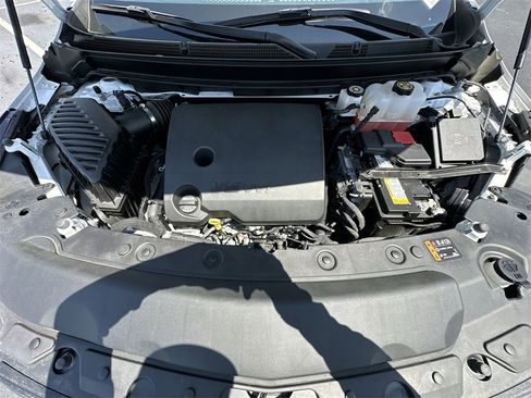 Used 2023 Buick Enclave Essence image 26