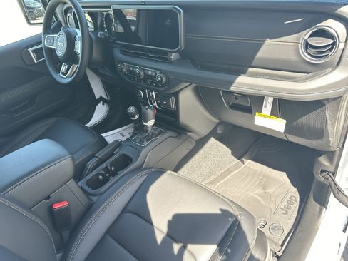 New 2024 Jeep Wrangler Unlimited Sahara w/ Safety Group image 14