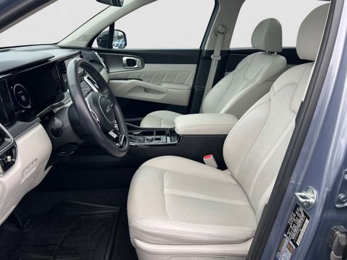 Certified 2023 Kia Sorento SX image 17