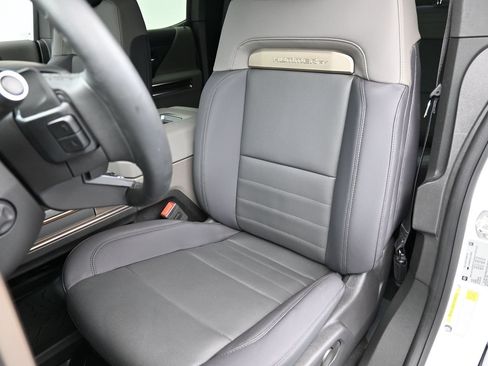 Used 2025 GMC Hummer EV 2X w/ LPO, Sport Package AWD/4WD image 21