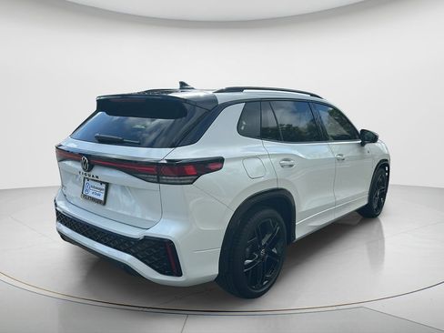 New 2026 Volkswagen Tiguan SE R-Line FWD image 5