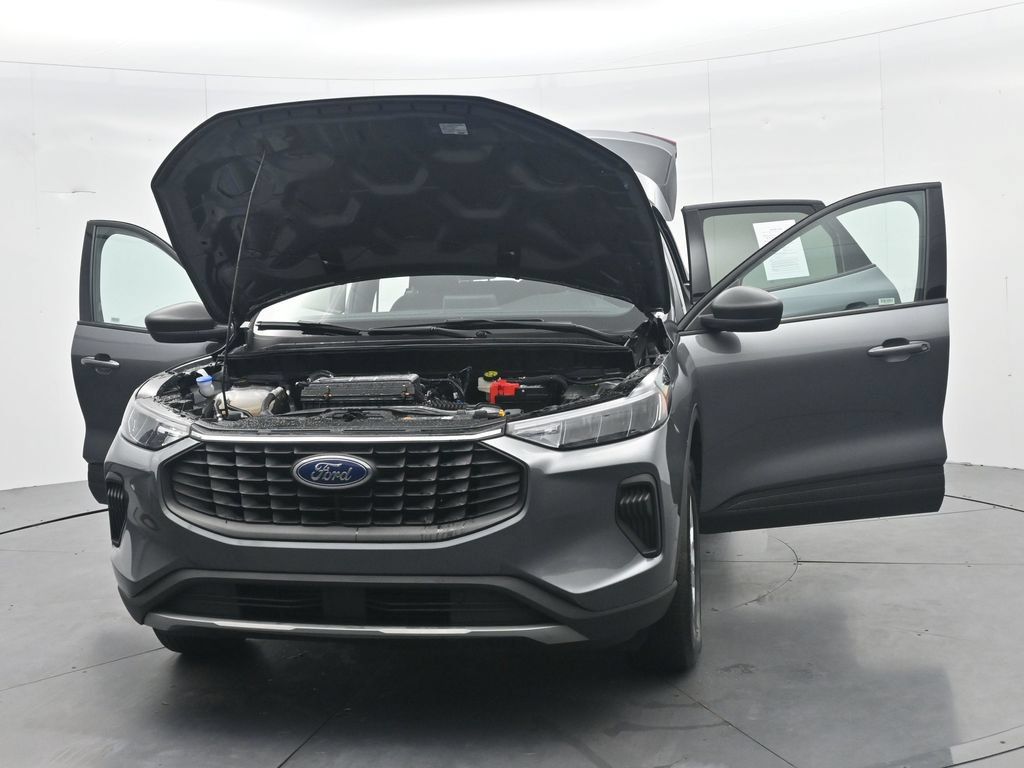 Used 2025 Ford Escape Active AWD/4WD image 48