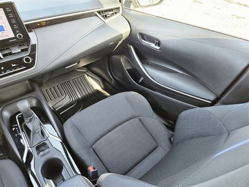 Used 2022 Toyota Corolla SE image 12