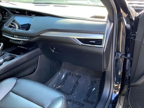 Used 2023 Cadillac XT4 Premium Luxury w/ Technology Package AWD/4WD image 16