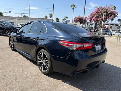 Used 2019 Toyota Camry SE FWD image 5