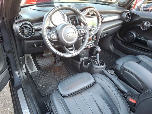 Used 2019 MINI Cooper S image 9