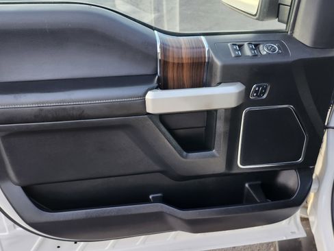 Used 2015 Ford F150 Lariat image 30