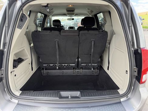 Used 2014 Dodge Grand Caravan SXT w/ UConnect Hands-Free Group FWD image 13