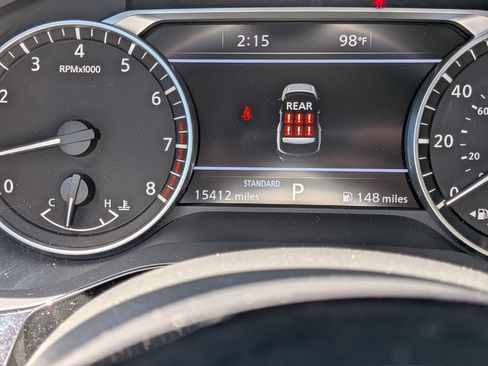Used 2024 Nissan Pathfinder SL FWD image 25