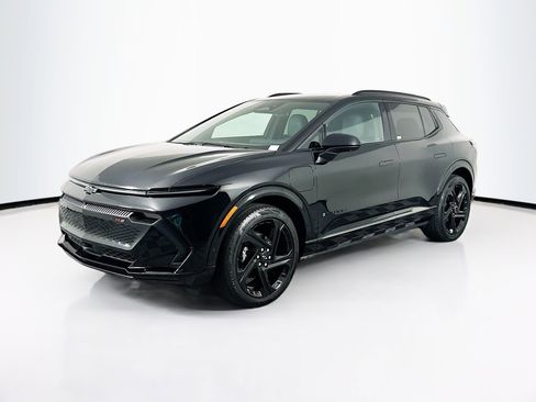 Used 2024 Chevrolet Equinox EV RS FWD image 3
