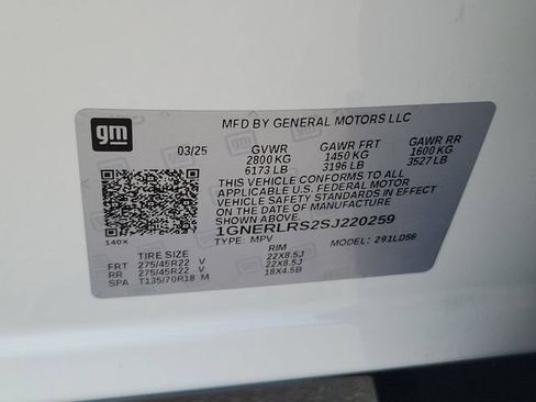 Used 2025 Chevrolet Traverse RS FWD image 33