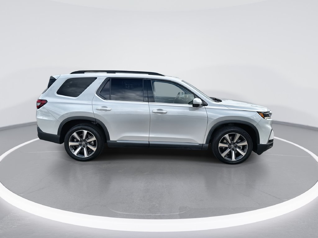Used 2025 Honda Pilot Elite image 9