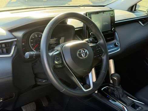 Used 2022 Toyota Corolla Cross LE FWD image 10