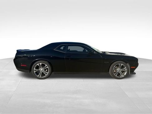 Used 2022 Dodge Challenger R/T RWD image 4