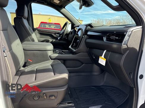 New 2026 GMC Yukon XL Elevation w/ LPO, Floor Liner Package image 11