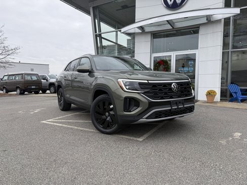 New 2026 Volkswagen Atlas Cross Sport SE image 1