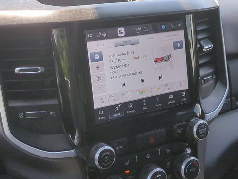 Used 2022 RAM 1500 Big Horn AWD/4WD image 19