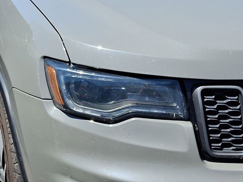 Used 2021 Jeep Grand Cherokee Trailhawk w/ Premium Lighting Group AWD/4WD image 8