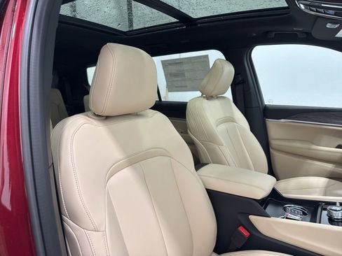 New 2025 Jeep Grand Cherokee L Limited AWD/4WD image 15