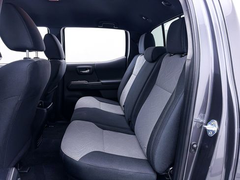 Used 2023 Toyota Tacoma TRD Sport AWD/4WD image 34