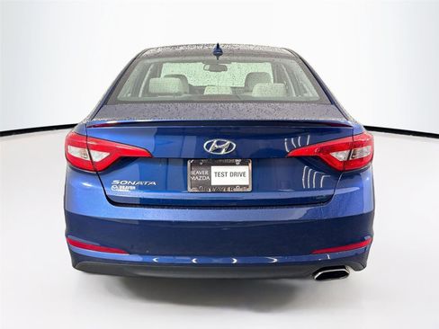 Used 2015 Hyundai Sonata SE w/ Option Group 09 FWD image 9
