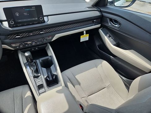 Used 2023 Honda Accord EX image 12
