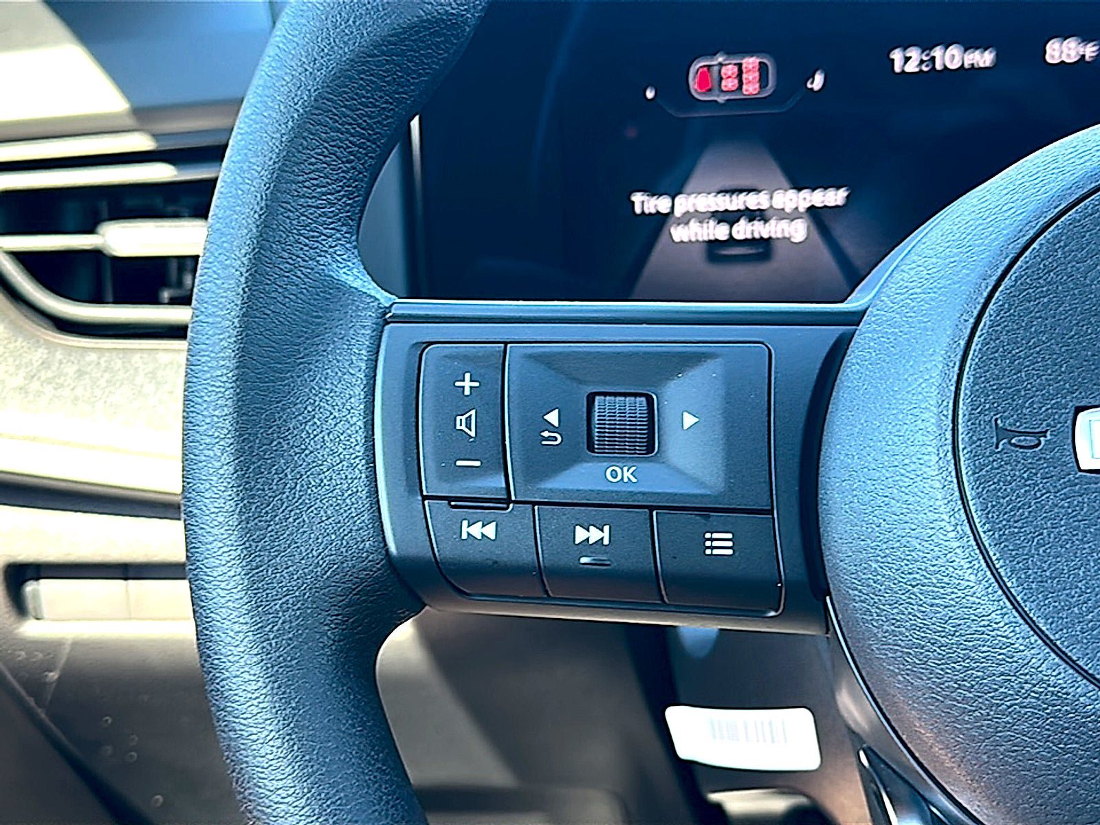 New 2027 Nissan Kicks S FWD image 19