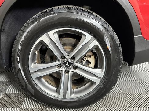 Used 2019 Mercedes-Benz GLC 300 w/ Parking Assistance Package image 35