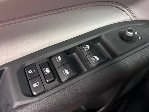 Used 2025 Jeep Compass Limited AWD/4WD image 5