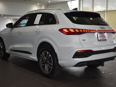 Used 2025 Audi Q5 Premium AWD/4WD image 8