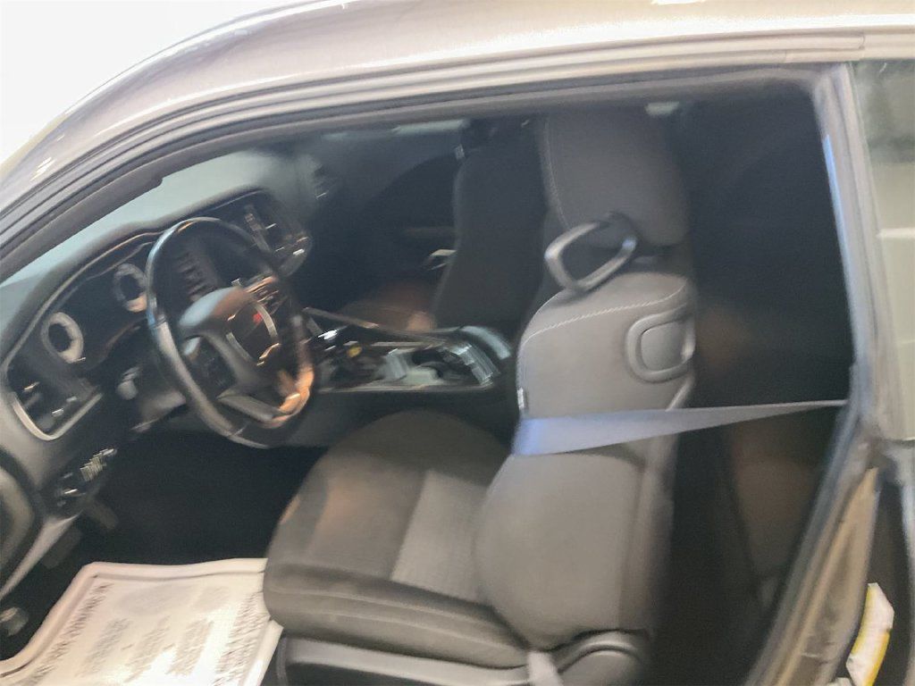 Used 2022 Dodge Challenger R/T Scat Pack RWD image 9