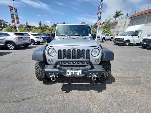Used 2017 Jeep Wrangler Unlimited Sport w/ Mopar Black Appearance Group AWD/4WD image 3