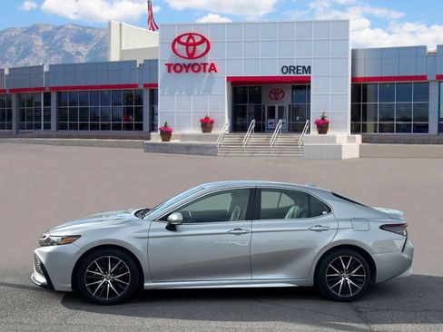 Used 2024 Toyota Camry SE FWD image 6