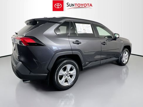 Used 2021 Toyota RAV4 XLE image 4