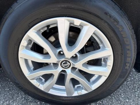Used 2020 Nissan Rogue SV AWD/4WD image 12