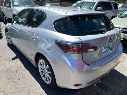 Used 2013 Lexus CT 200h w/ Premium Pkg w/Backup Camera FWD image 4
