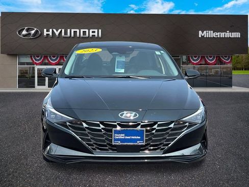 Certified 2023 Hyundai Elantra Limited w/ Preferred Accessory Package FWD image 2